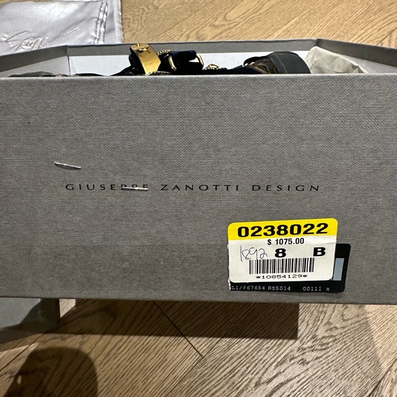 (SOLD)Giuseppe Zanotti design shoes size 38 - Picture 9 of 9